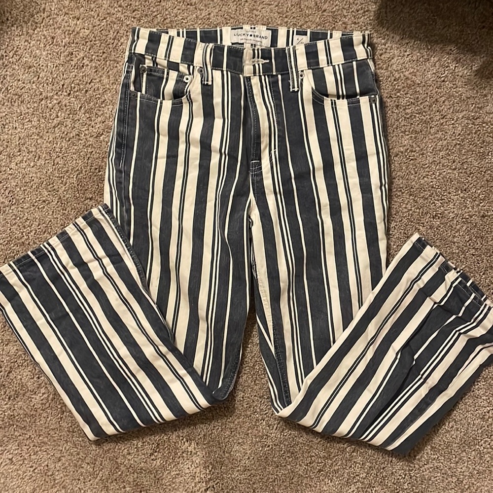 Denim and white stripped lucky brand flared jeans SUPER flattering women 4/27
